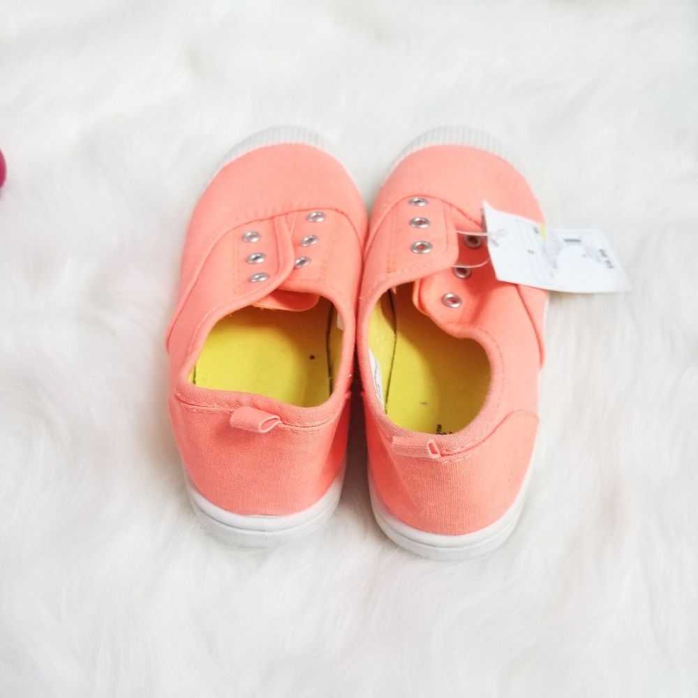 2/$10💐 Cat and Jack Girl's Canvas Slip on Sneaker - Picture 3 of 4